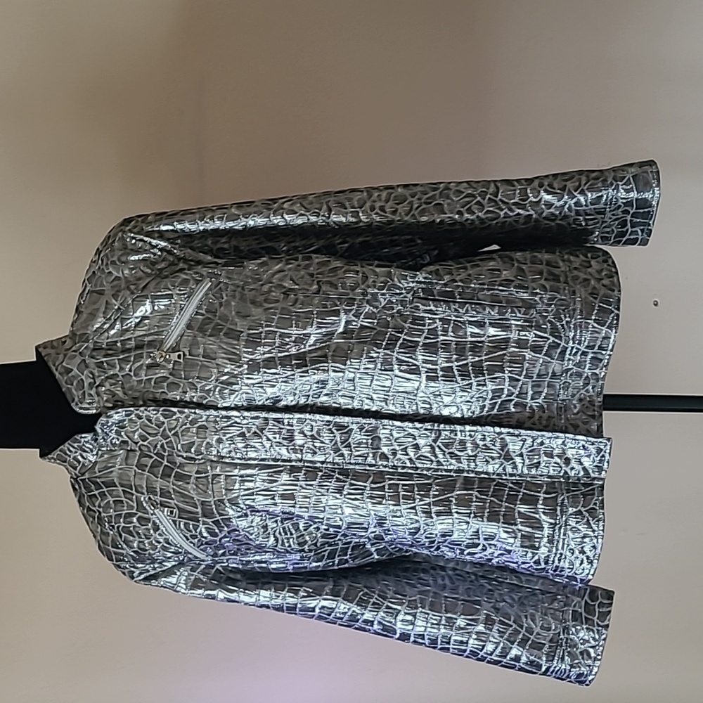 . Chico's Silver Metalic Faux Snakeskin Longsleeve Jacket Size 3